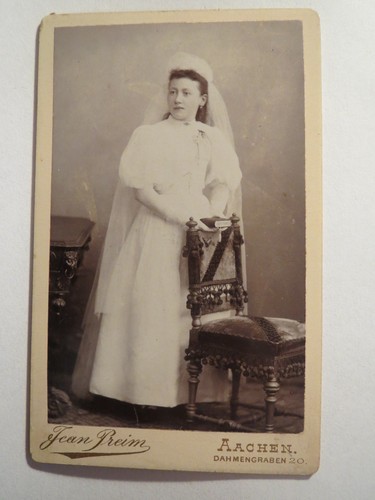 Aachen stehende frau - aachen,