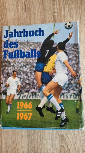 Jahrbuch des fußballs - des,