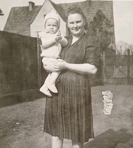 Junge frau mutter steht - frau,