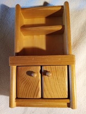 1x Möbel Puppenstube alter Schrank 2 Türen Rollenspiel Kinder