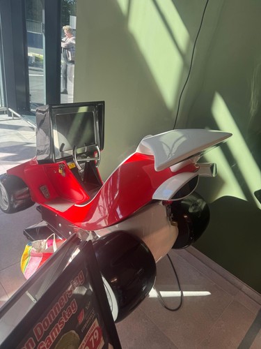 Kiddy ride space - ,