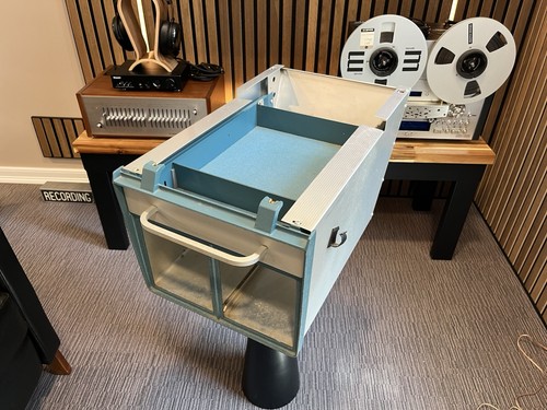 Tektronix scope mobile cart - mobile,