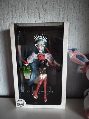 Monster high ghoulia - ghoulia, yelps