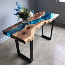 Live Edge Epoxid-Tischplatte