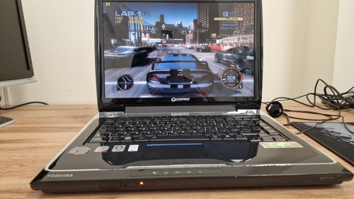 Toshiba qosmio f50 125 9700m - f50-125, |