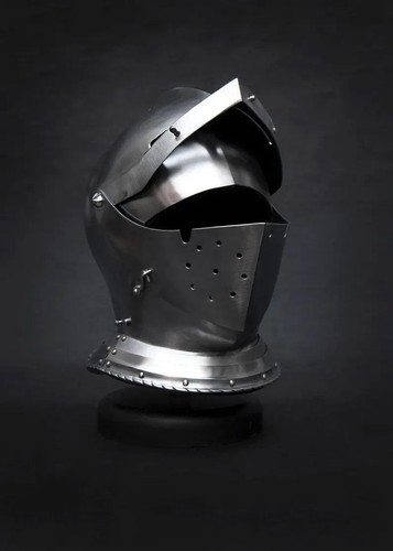 Mittelalterlicher enger helm - mittelalterlicher,