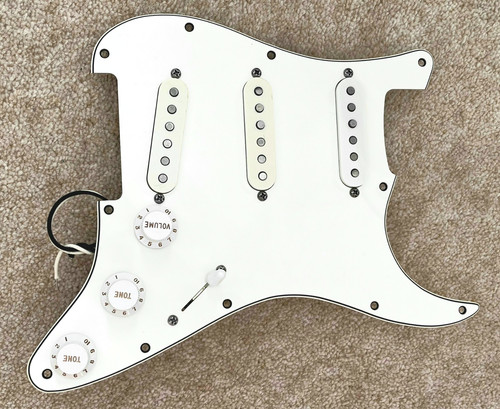 Fender stratocaster loaded - fender,