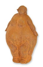 Eine rostige Gusseisenfigur