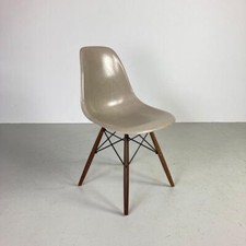EAMES DSW CHAIR HERMAN MILLER