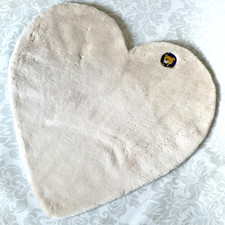 Herz Sofaschutz Sesselschutz Plüsch Bär beige Teppich Dekokissen Kissenauflage