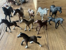 Schleich Tiere/Figuren, 35 Stück, und Fahrzeug