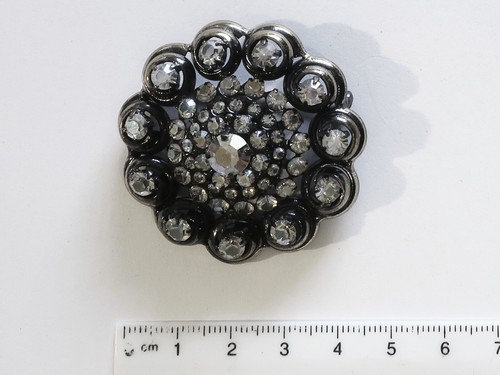 Alte brosche mit schimmernden - mit,