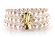 Armband mit 69 Akoya Perlen 1