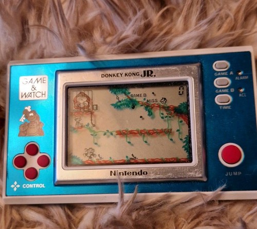 Nintendo game and watch - and, &