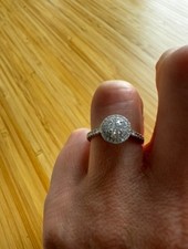 Wunderschöner Halo Diamant