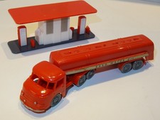 Wiking 1:87  ESSO Tanksattelzug Henschel Bimot  und grosse Tankstelle