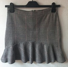 Esprit Karo-Rock mit Volants