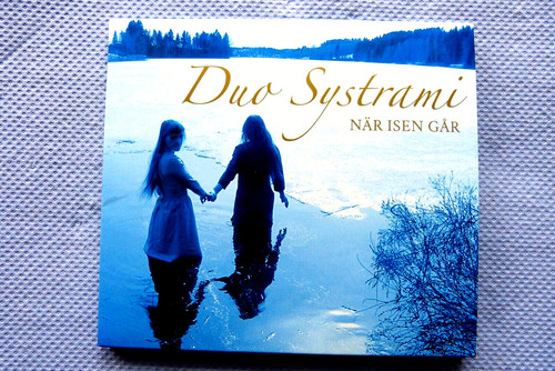 Duo systrami när isen - systrami.,