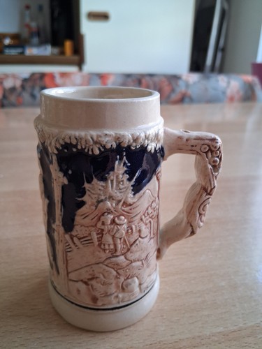 Alter kleiner relief bierkrug - alter,