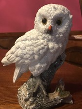 Eule Schneeeule Figur auf Ast