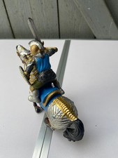 Sammlungsauflösung: Bully Ritter auf Pferd mit Schwert