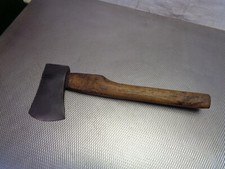 Altes geschmiedetes beil - geschmiedetes,