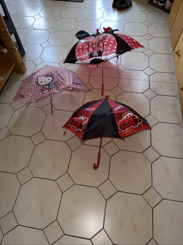 Drei kinder regenschirme - drei,