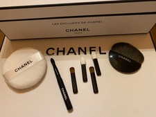 Adventskalender Chanel Make Up Utensilien Lippen Rouge Pinsel Puderquast
