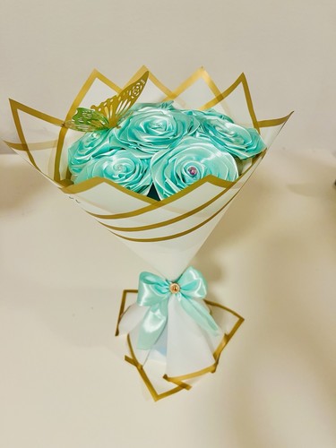Künstlicher blumenstrauß mit - blumenstrauß,