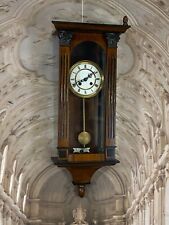 ANTIKES GEHÄUSE EINER WANDUHR