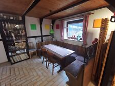 rustikale Sitzgruppe für Bar oder Ferienhaus, Bank, Tisch und zwei Stühle