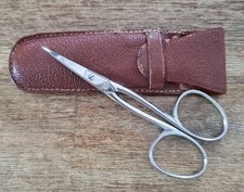 Vintage - Nagelschere im Lederetui, Hühner Punze