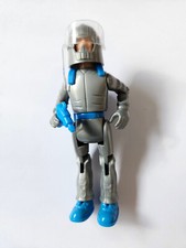 Ü-Ei Astronaut silber mit blauer Laserpistole, Tornister, beweglicher Helm