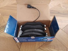 BOSCH 0986494704 Bremsbeläge Vorne für Audi, Skoda, SEAT mit Verschleißsensor