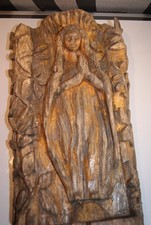 Maria im Baumstumpf