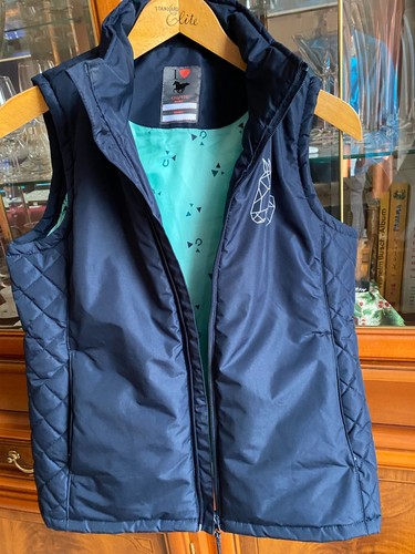 Neue dunkelblaue