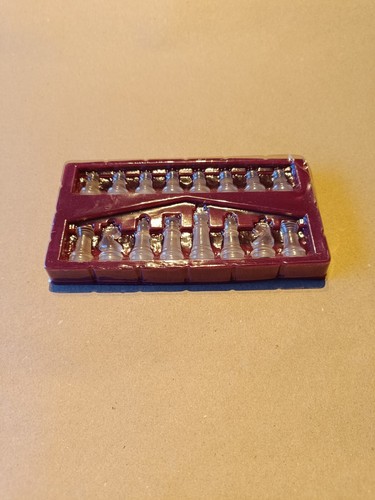 Schachfiguren aus milchglas - schachfiguren,
