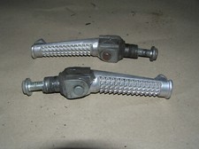 SUZUKI GSXR 750W Bj.95 Satz Fußrasten Fahrerrasten driver's footpegs