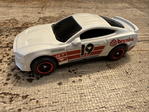 Matchbox ford mustang - matchbox,