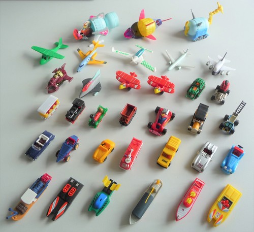 Eier figuren fahrzeuge auto - Ü-eier,