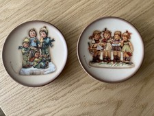 M. I. Hummel 2 Porzellan-Teller "Viel Glück" + "Wir wünschen"  Hum 895 + 891