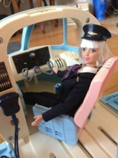 Barbie & Zubehör /Mattel:  Barbie mit Flugzeug, Start frei mit Pilotin Barbie