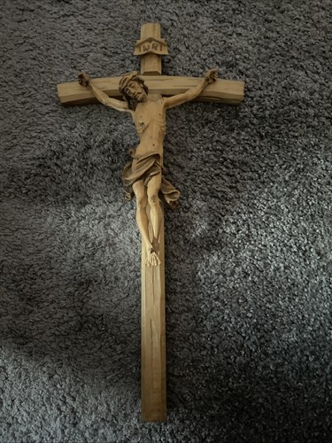 Holzkreuz mit geschnitztem - mit,