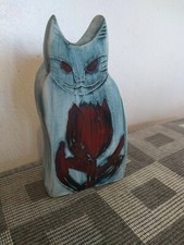 Sehr seltene rot glasierte Carn Keramik Katze mit flachem Rücken, John Beusmans, Studiokeramik