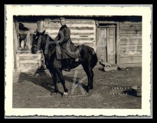 Foto, WW2, Bessarabien 1943, Soldat mit hübschen Pferd , einreiten; L251L