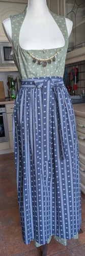 Edles gamsbock dirndl - gamsbock,