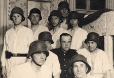 42/888 FOTO 4 x SOLDATEN