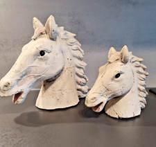 Pferdekopf Skulpturen -