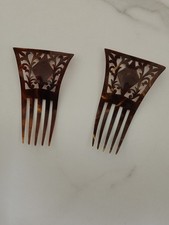 Paar spanische Mantelkämme