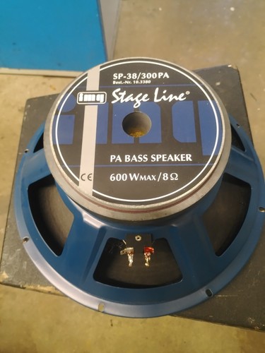 Basslautsprecher img stage - basslautsprecher,
